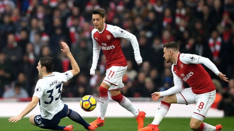 狼队2-1热刺：新帅德泽尔比首秀难逃噩梦，狼队补时连入两球神奇逆转