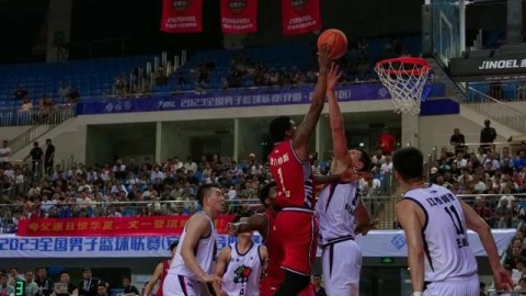 22分输球却不输未来！焦作主场惨败合肥，但球迷这波操作真中！