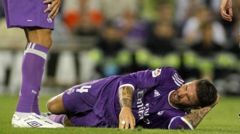 横滨FC官方：门将什洛维克腘绳肌拉伤，将伤缺10至12周