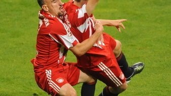 里贝里造点穆勒破纪录，拜仁欧冠3-0轻取中央陆军