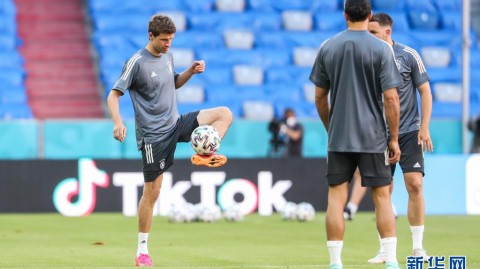 东道主沙特1-0绝杀十人吉尔吉斯斯坦，加姆迪第89分钟让利雅得炸了锅！熬到凌晨看了这场球的老铁举个手！