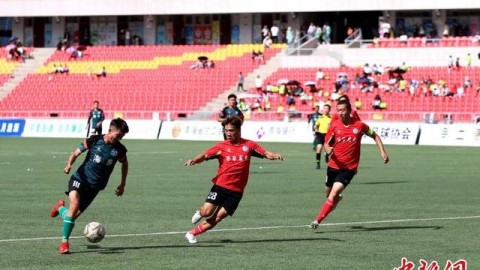 热血嵊泗队2比1力克普陀队！老将不老的足球神话