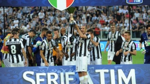 格里马尔多任意球创纪录+补时乌龙绝平！勒沃库森客场2-2逼平哥本哈根，新帅欧冠首秀仍一胜难求