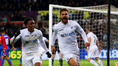 英超第24轮桑德兰主场横扫伯恩利，黑猫蹿升第八红酒军团十五轮不胜宣告崩盘