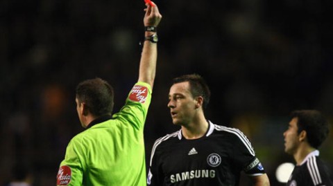 辛普森那一脚到底有多狠？科隆主帅暴怒离场，这红牌背后全是戏！