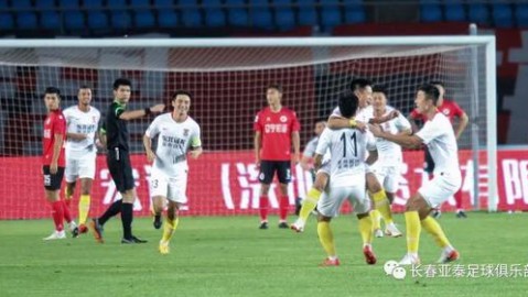 补时7分钟连演红牌+绝平！中甲第24轮上海嘉定汇龙2-2广东广州豹，冲超格局再生变数